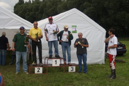 Der Schweizer Bürgermeister auf dem 3.Platz-unser motocrossender Bürgermeister gratuliert